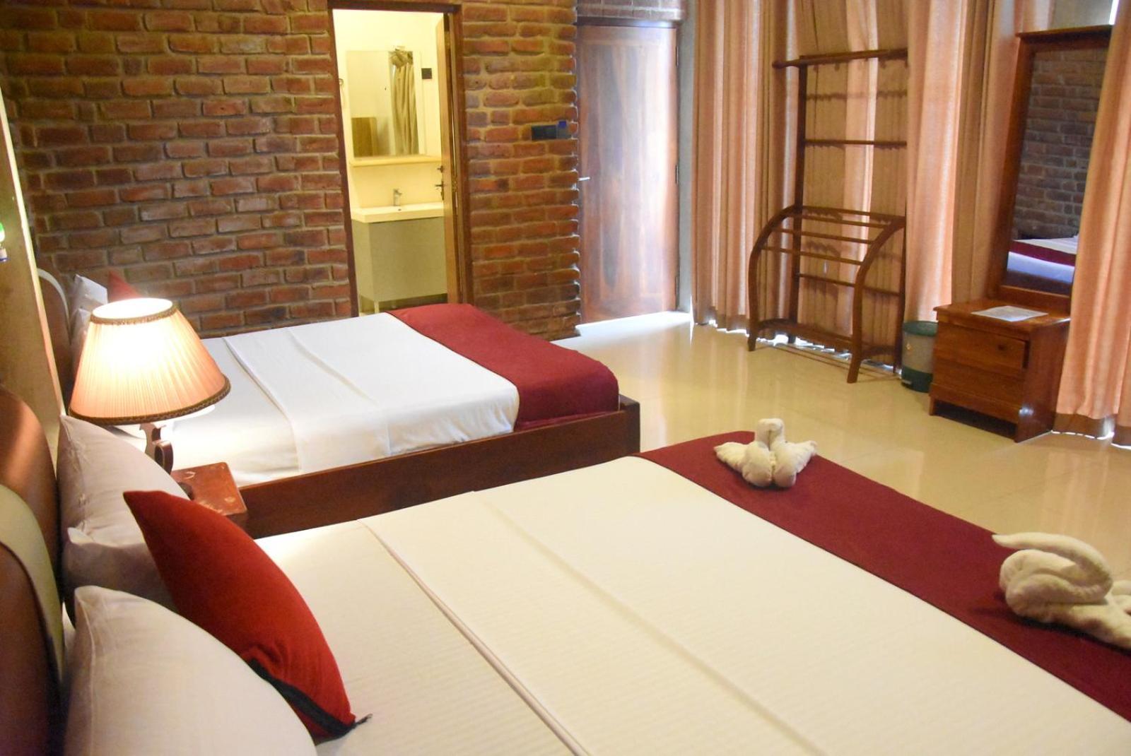 Ciel Star Anuradhapura Hotel Ngoại thất bức ảnh